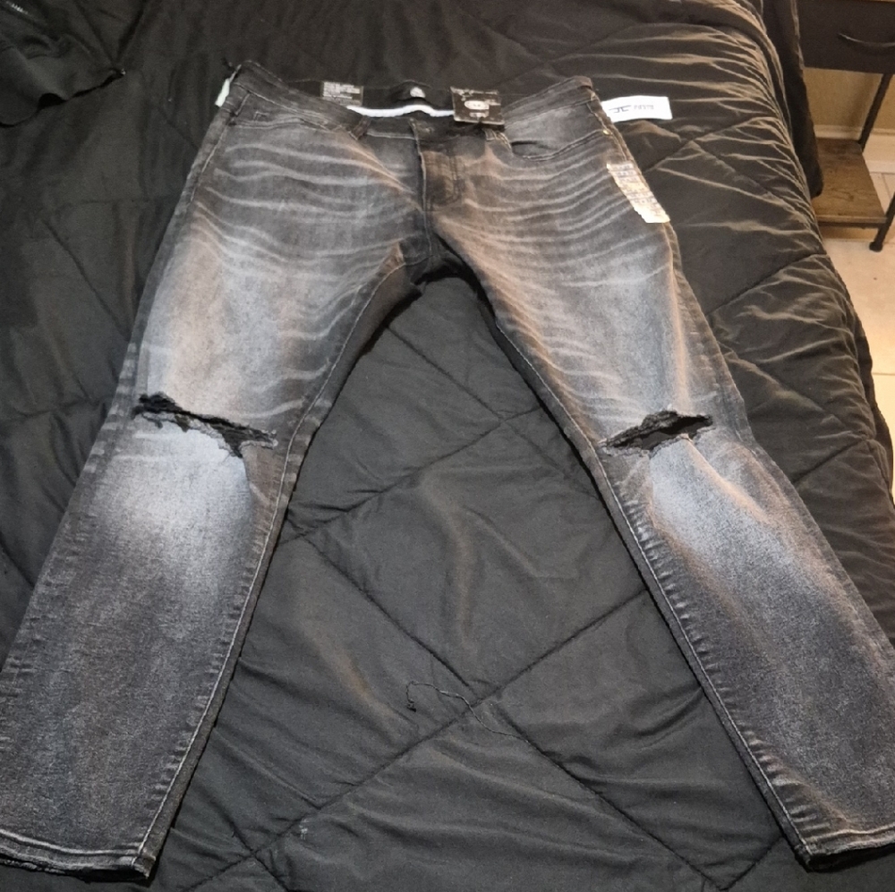 Jordan Craig Men's Black Distressed Skinny Jeans